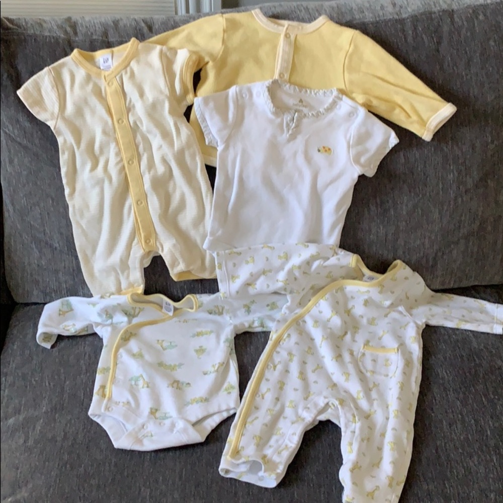 Baby gap five piece bundle